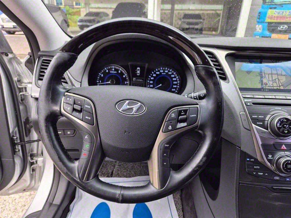 HYUNDAI Grandeur - Vista 9