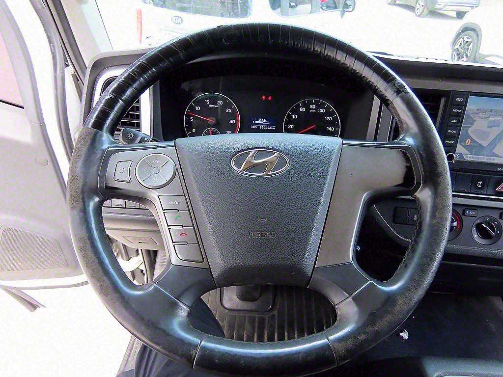 medium and large cargo truck - Vista 11