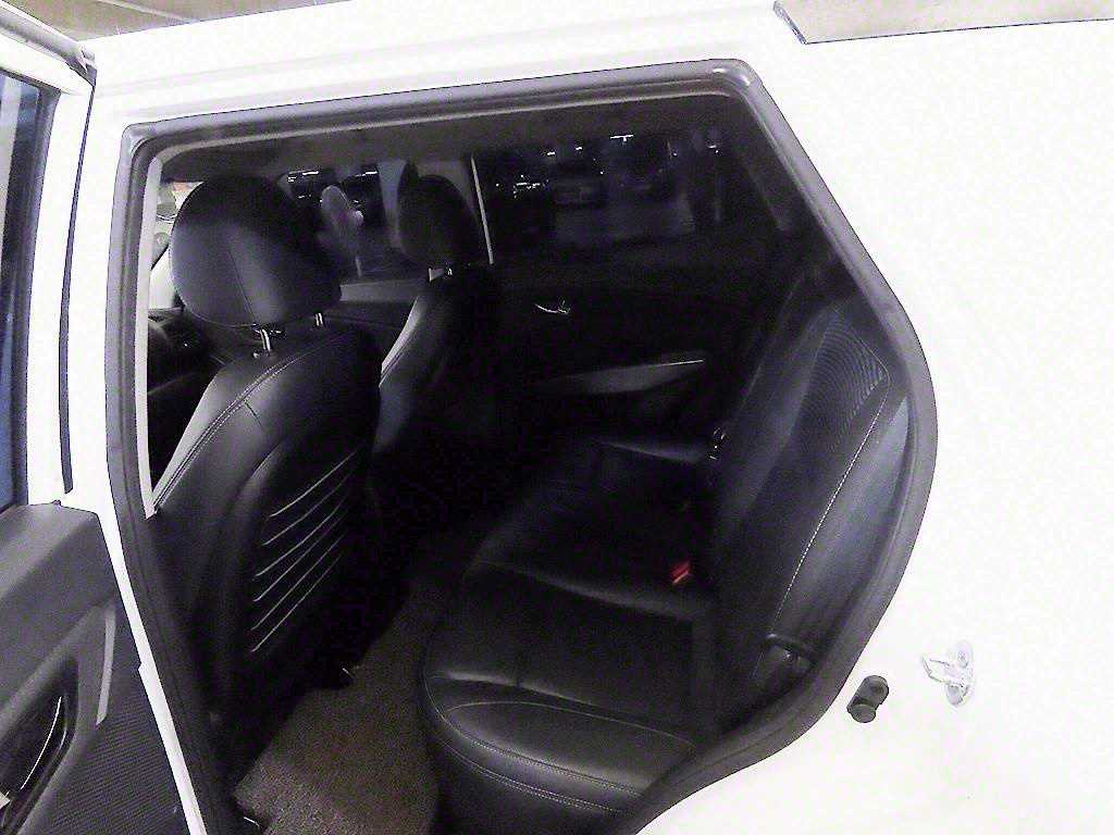 Ssangyong Tivoli - Vista 7