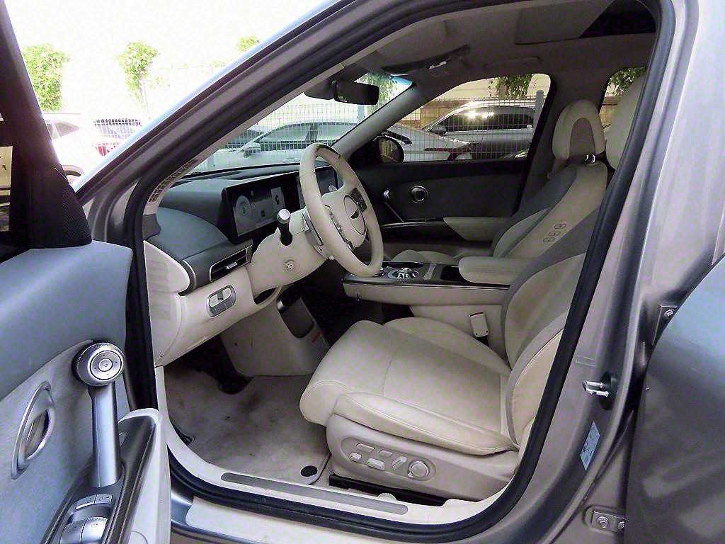 Genesis GV60 - Vista 5