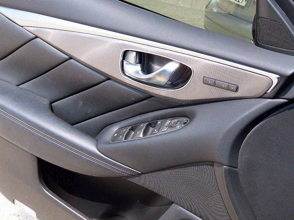 Infiniti Q - Vista 11