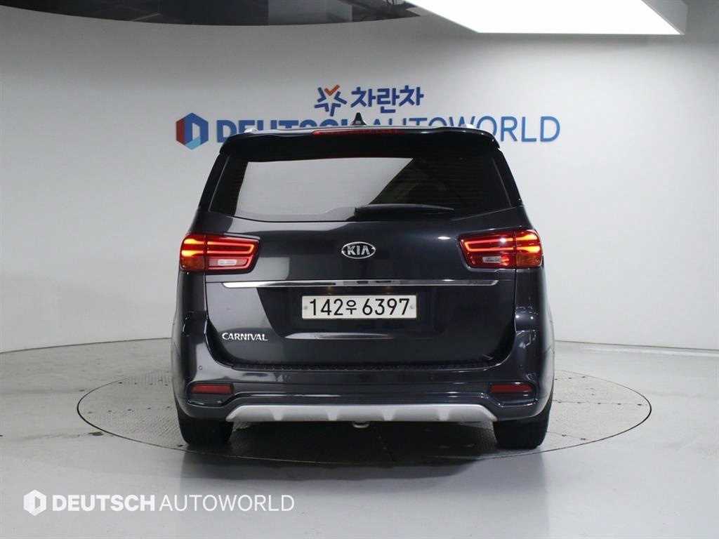 KIA Carnival - Vista 4