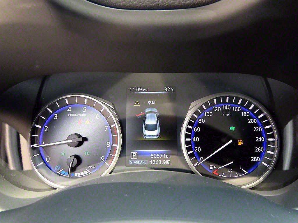 Infiniti Q - Vista 9