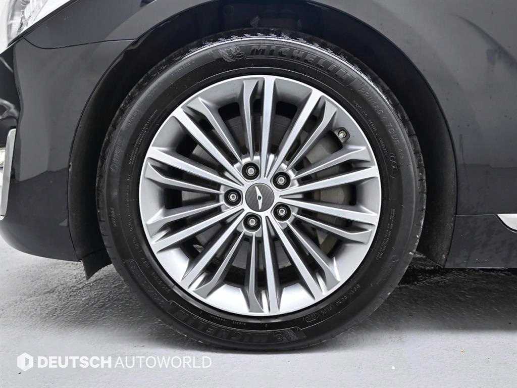 Genesis EQ900 - Vista 5