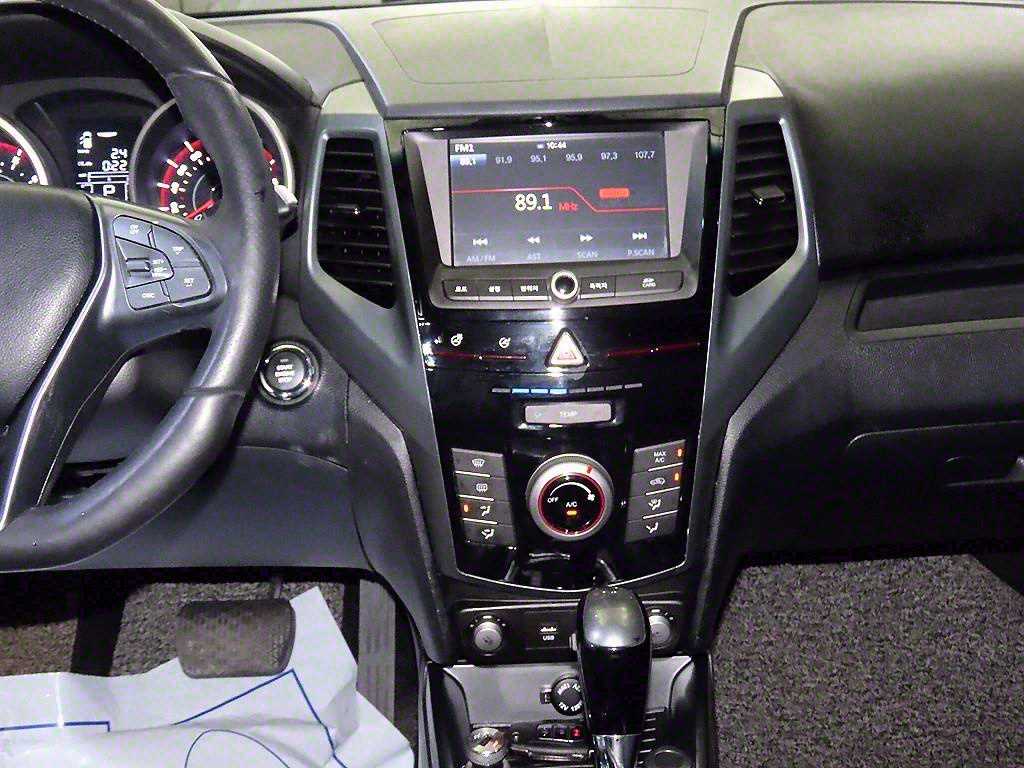 Ssangyong Tivoli - Vista 11