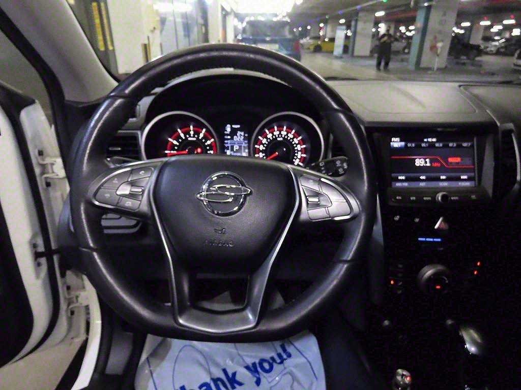 Ssangyong Tivoli - Vista 8