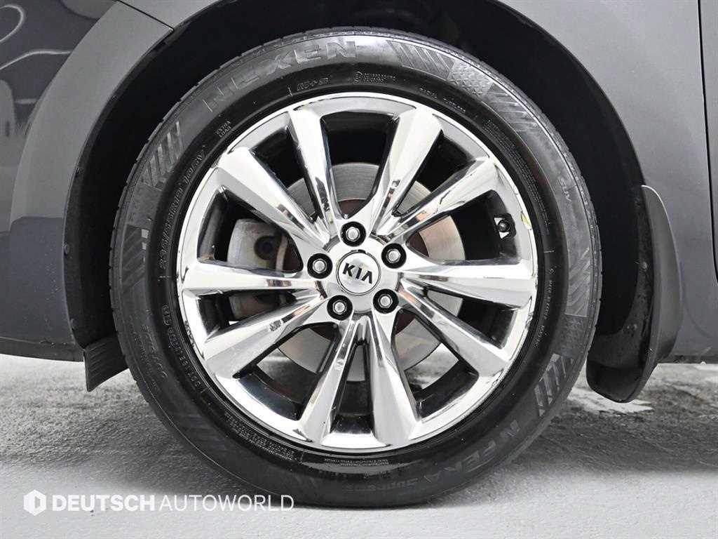 KIA Carnival - Vista 5