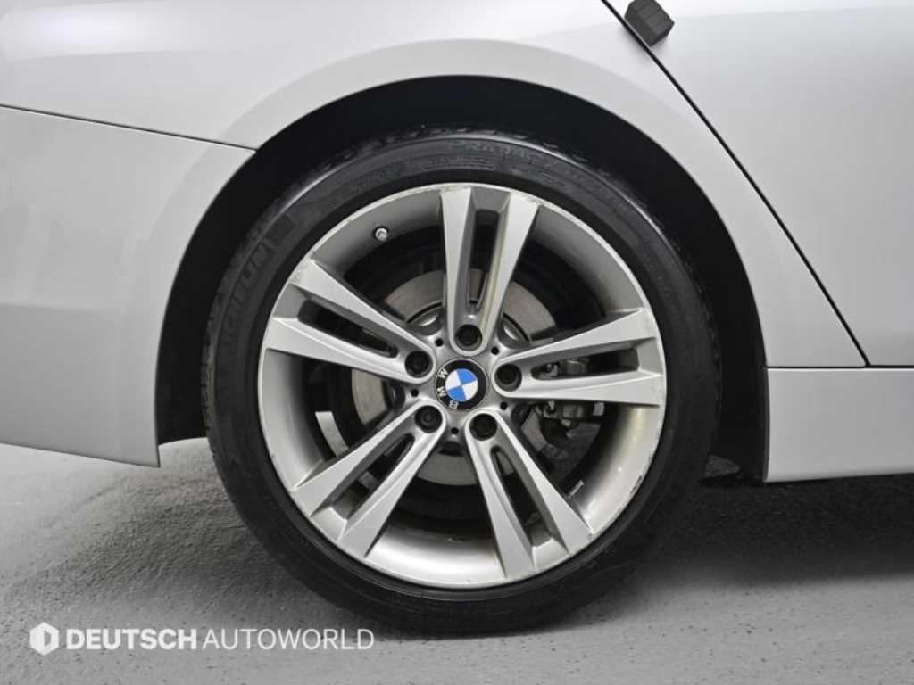 BMW 4 Series - Vista 5
