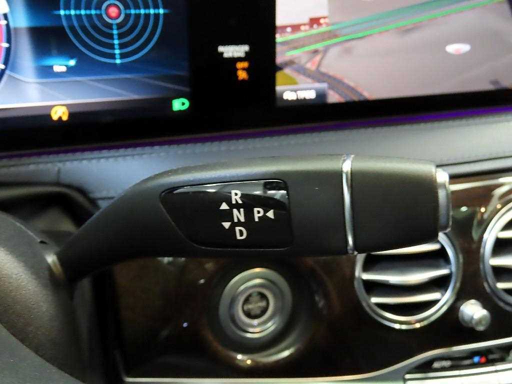 Mercedes Benz S Class - Vista 12