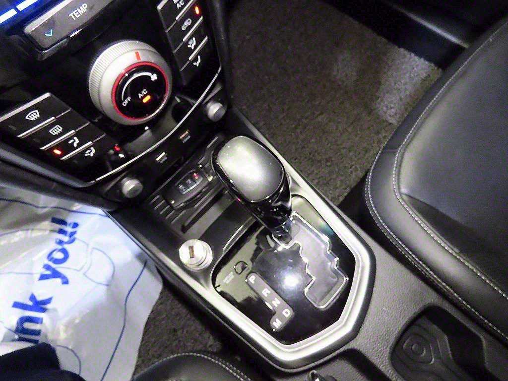 Ssangyong Tivoli - Vista 12