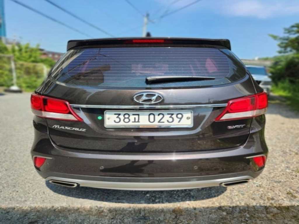 HYUNDAI Maxcruz - Vista 4