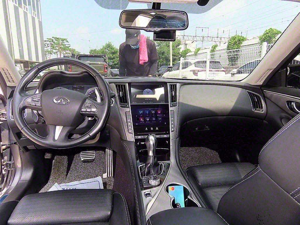 Infiniti Q - Vista 7