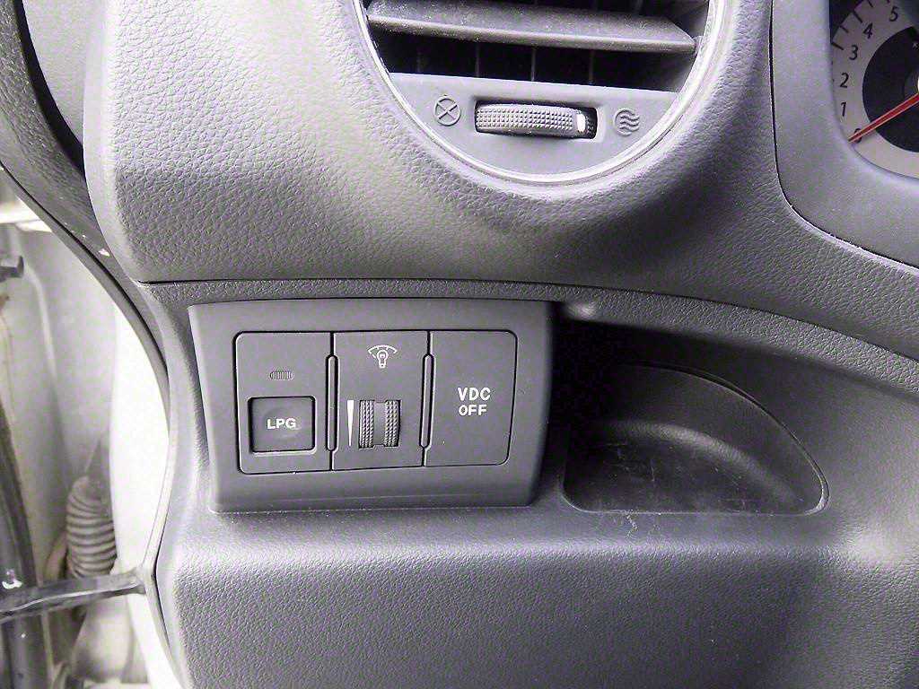 KIA Carens - Vista 10