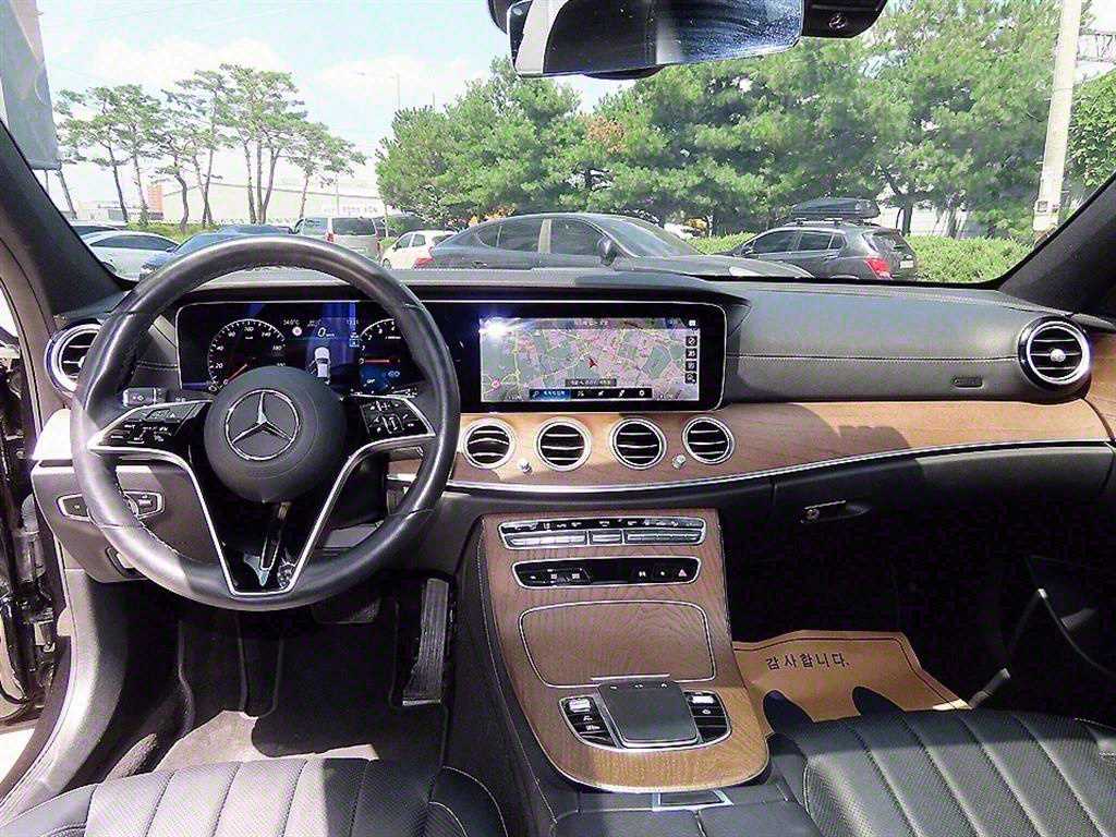 Mercedes Benz E class - Vista 7