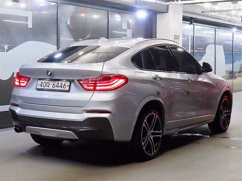 BMW X4 - Vista 4
