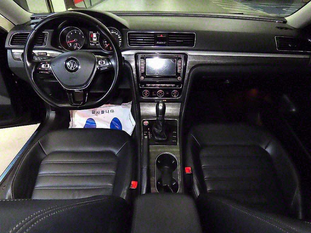 Volkswagen Passat - Vista 10