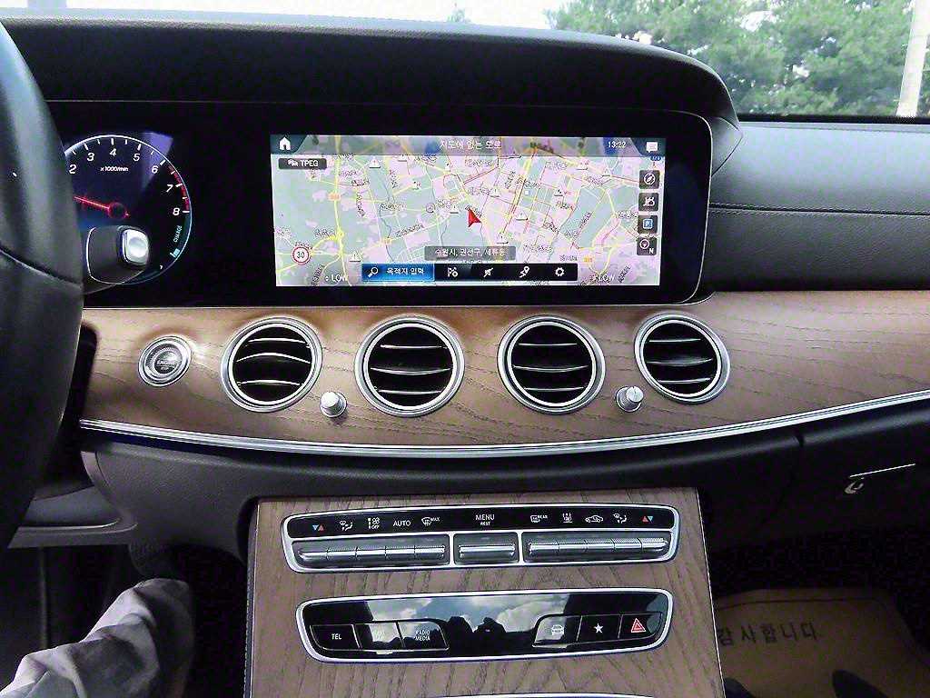 Mercedes Benz E class 2022 Negro - Importación desde Corea - HF Imports Iquique - Foto 13