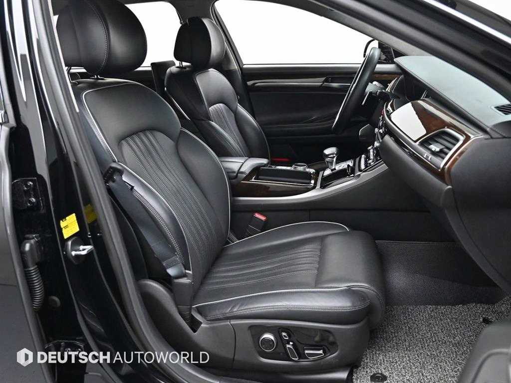 Genesis EQ900 - Vista 10