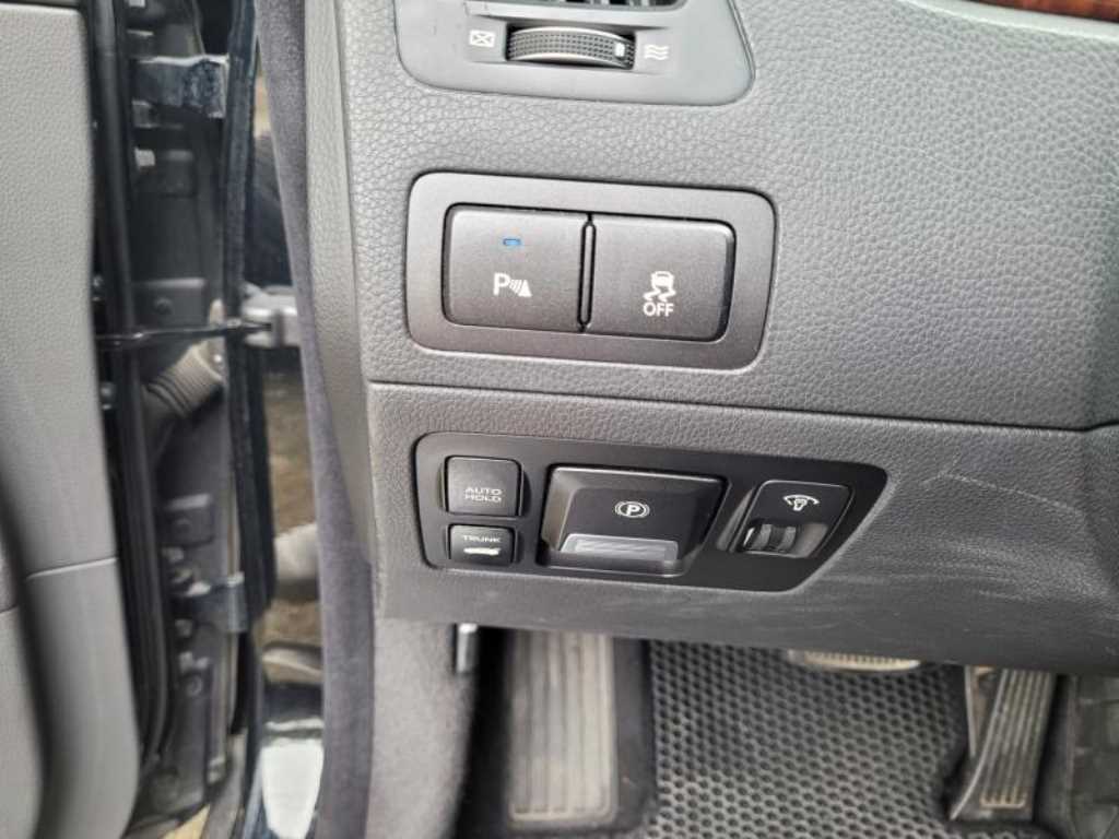 HYUNDAI Equus - Vista 11