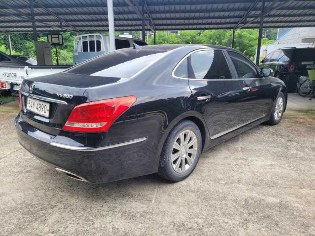 HYUNDAI Equus - Vista 4