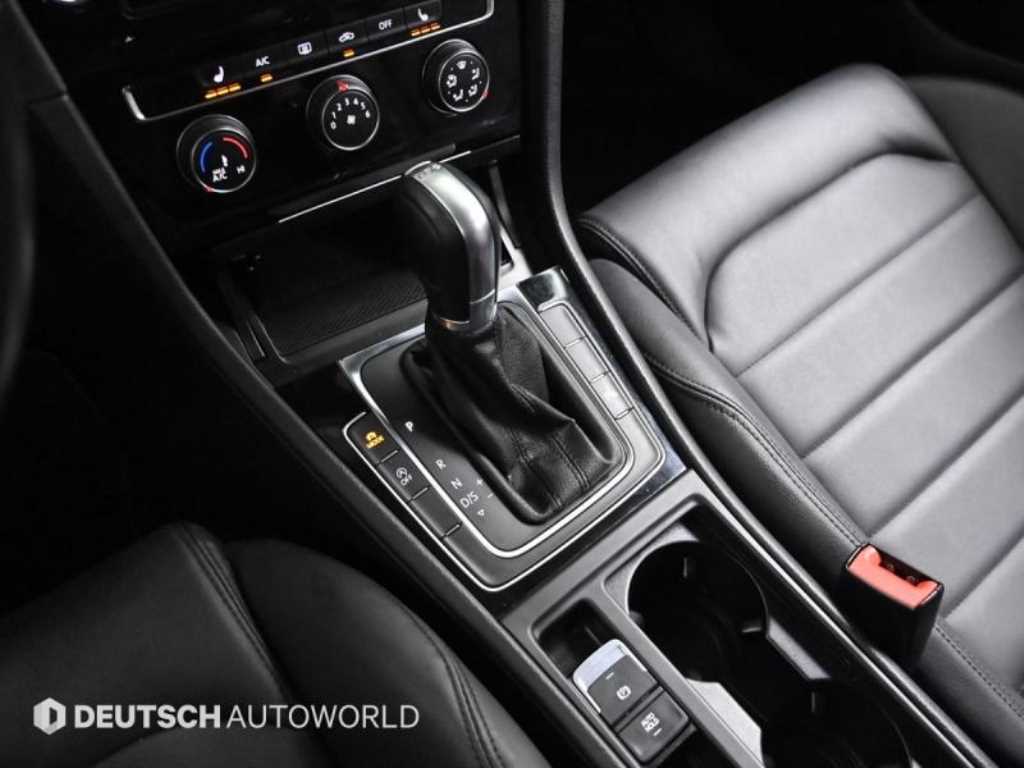 Volkswagen Golf - Vista 9