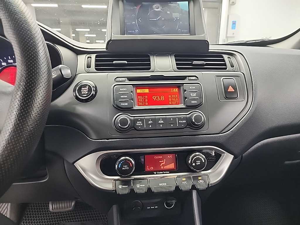 KIA Pride - Vista 10