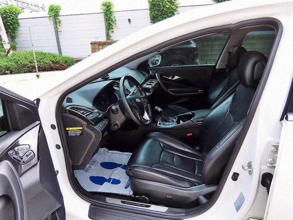 HYUNDAI Grandeur - Vista 5