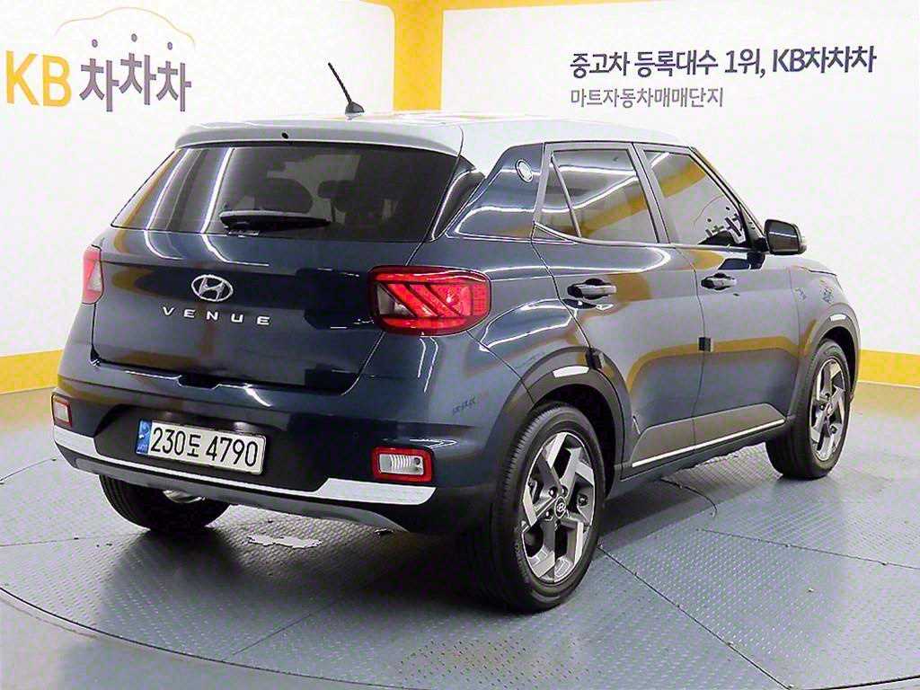 HYUNDAI Venue - Vista 4