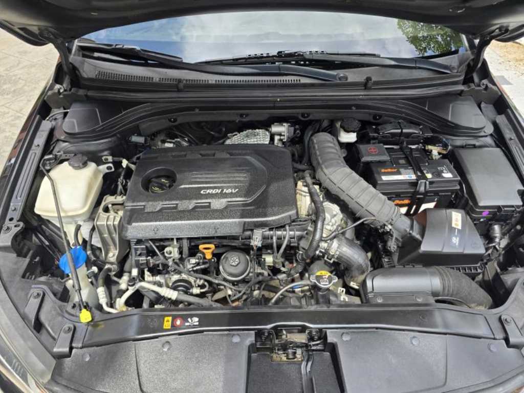 HYUNDAI Avante - Vista 8