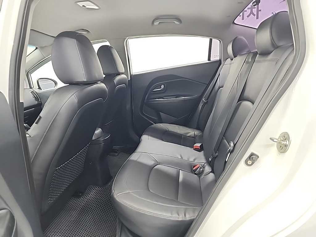 KIA Pride - Vista 12