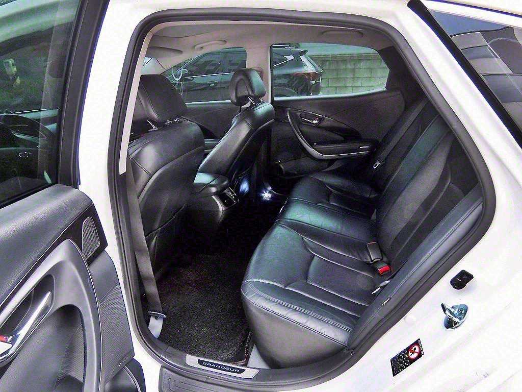 HYUNDAI Grandeur - Vista 6