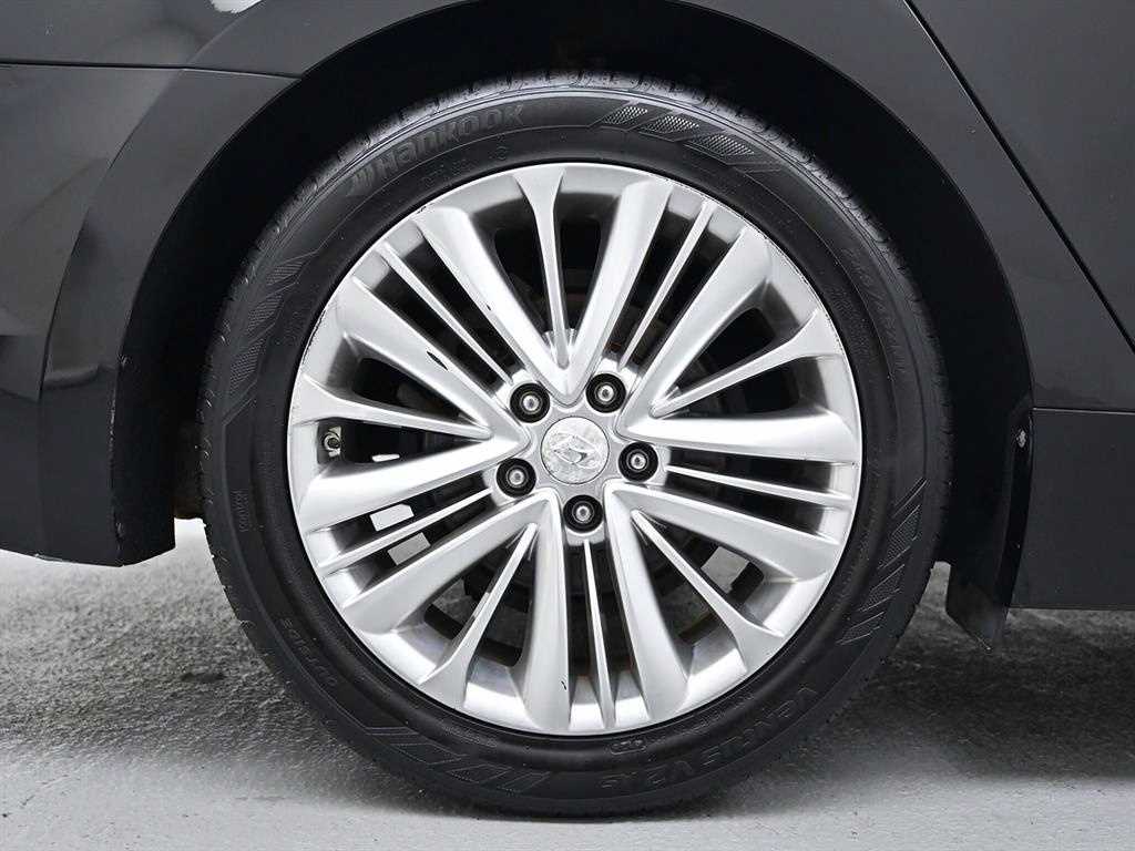 HYUNDAI Aslan - Vista 5
