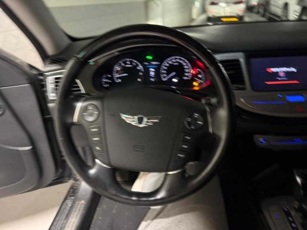 HYUNDAI Genesis - Vista 8