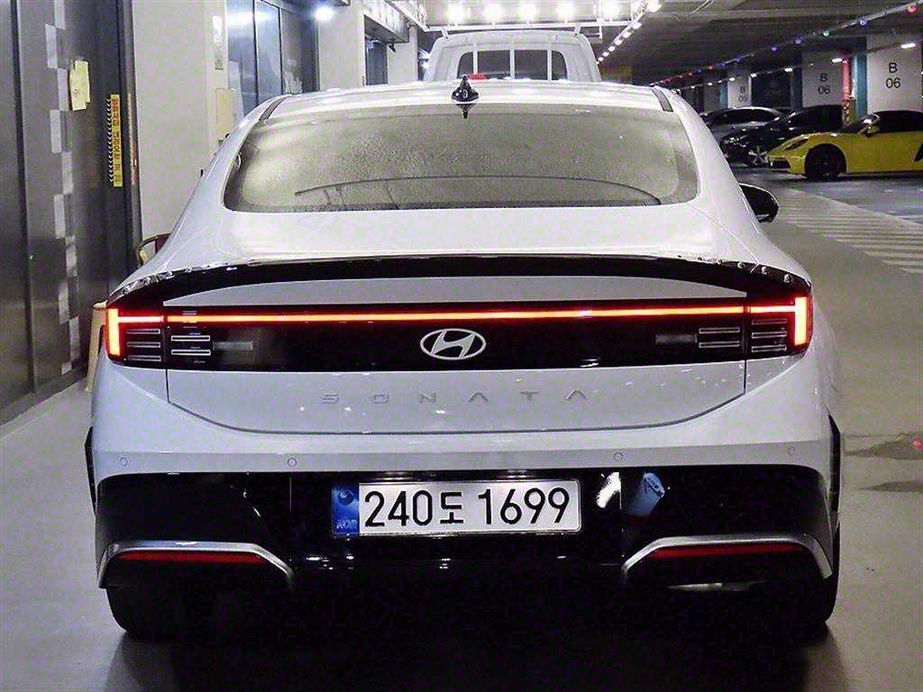 HYUNDAI Sonata - Vista 5