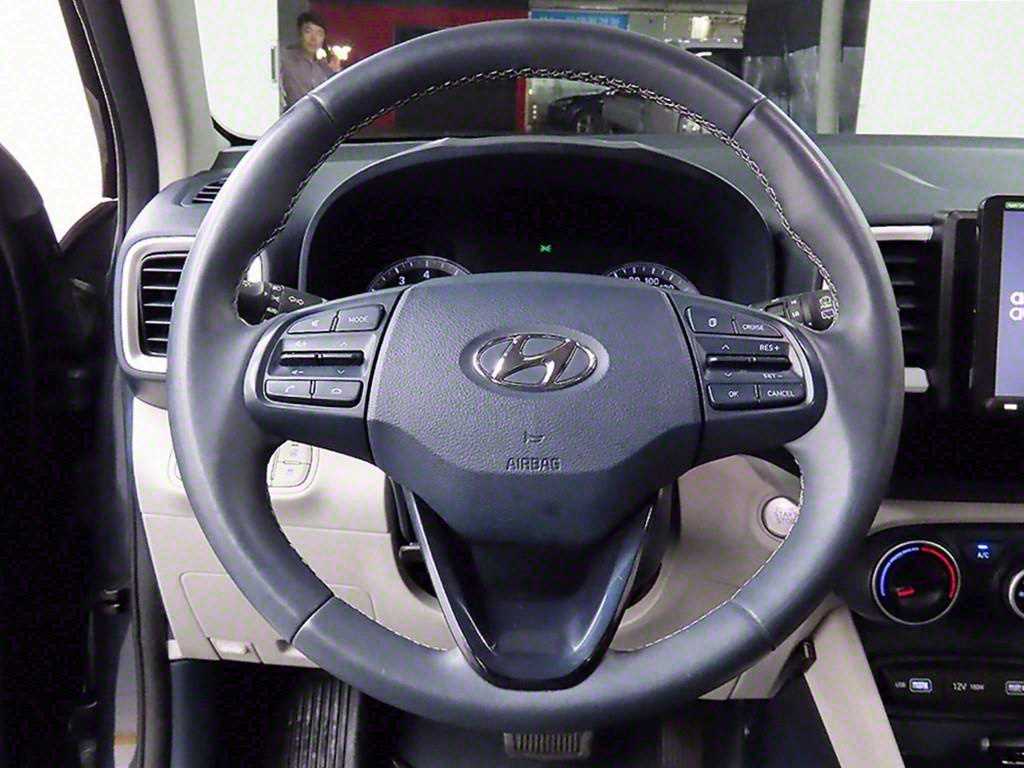 HYUNDAI Venue - Vista 9