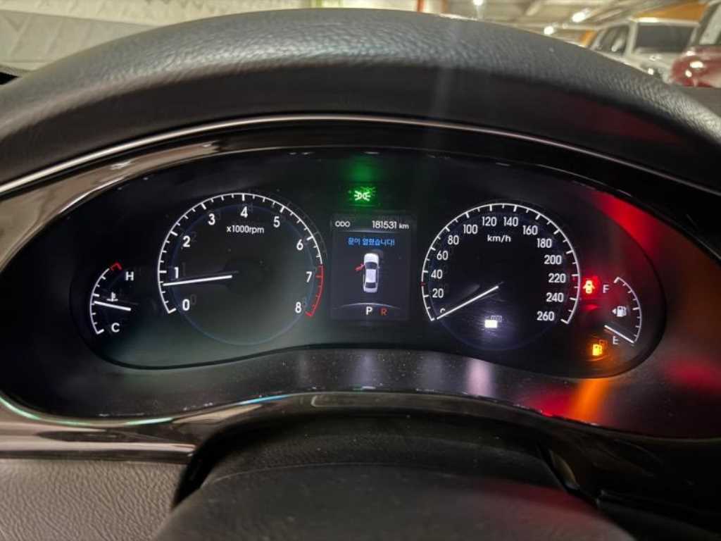 HYUNDAI Genesis - Vista 9