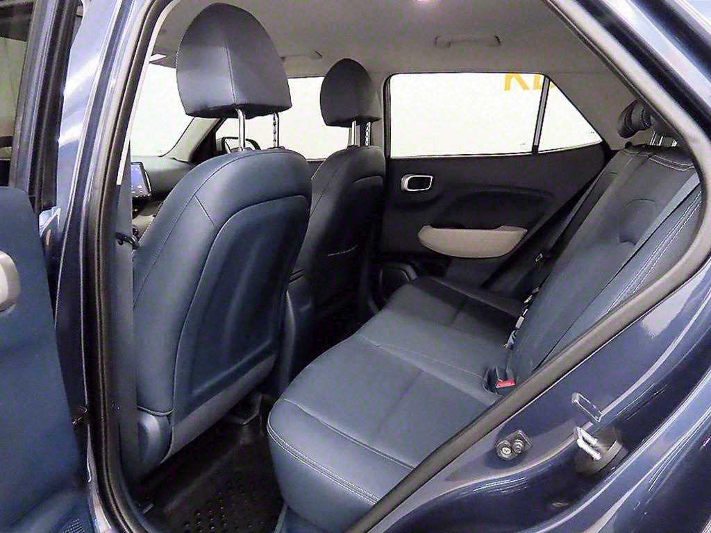 HYUNDAI Venue - Vista 6
