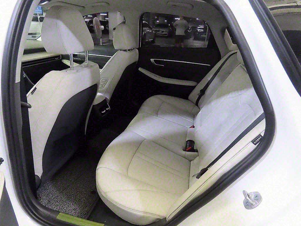 HYUNDAI Sonata - Vista 7