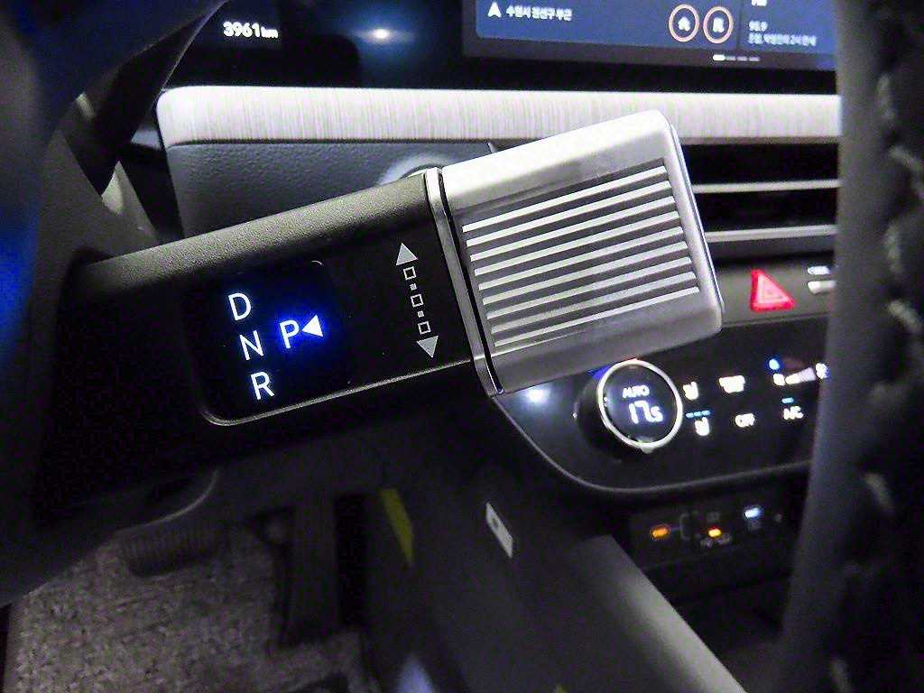 HYUNDAI Sonata - Vista 12