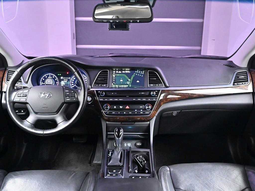 HYUNDAI Aslan - Vista 7