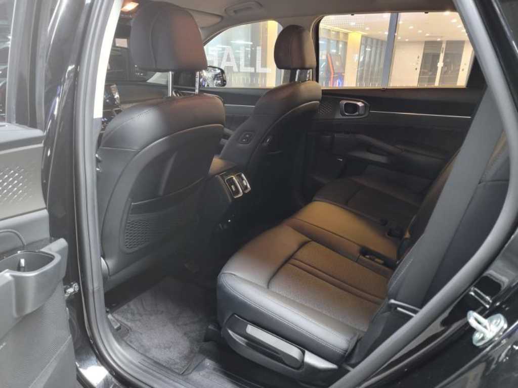 KIA Sorento - Vista 8