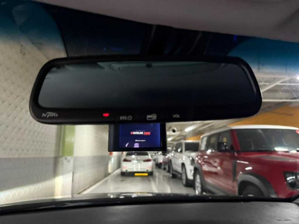 HYUNDAI Genesis - Vista 10