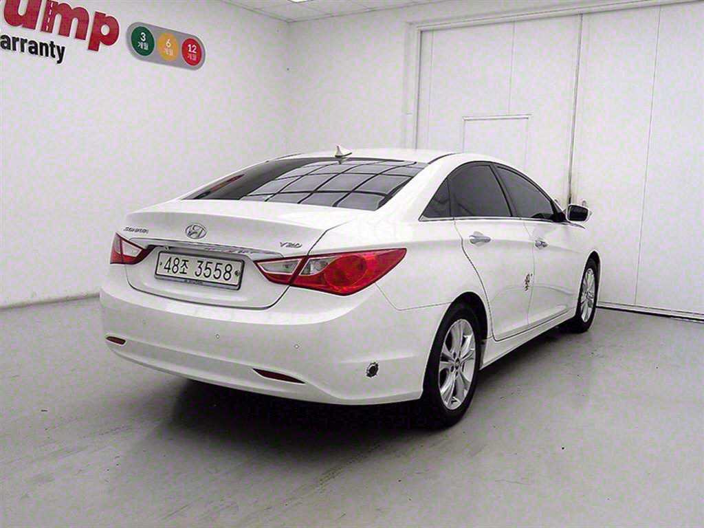 HYUNDAI Sonata - Vista 4