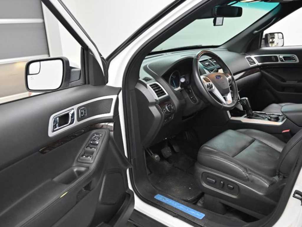 Ford Explorer - Vista 11