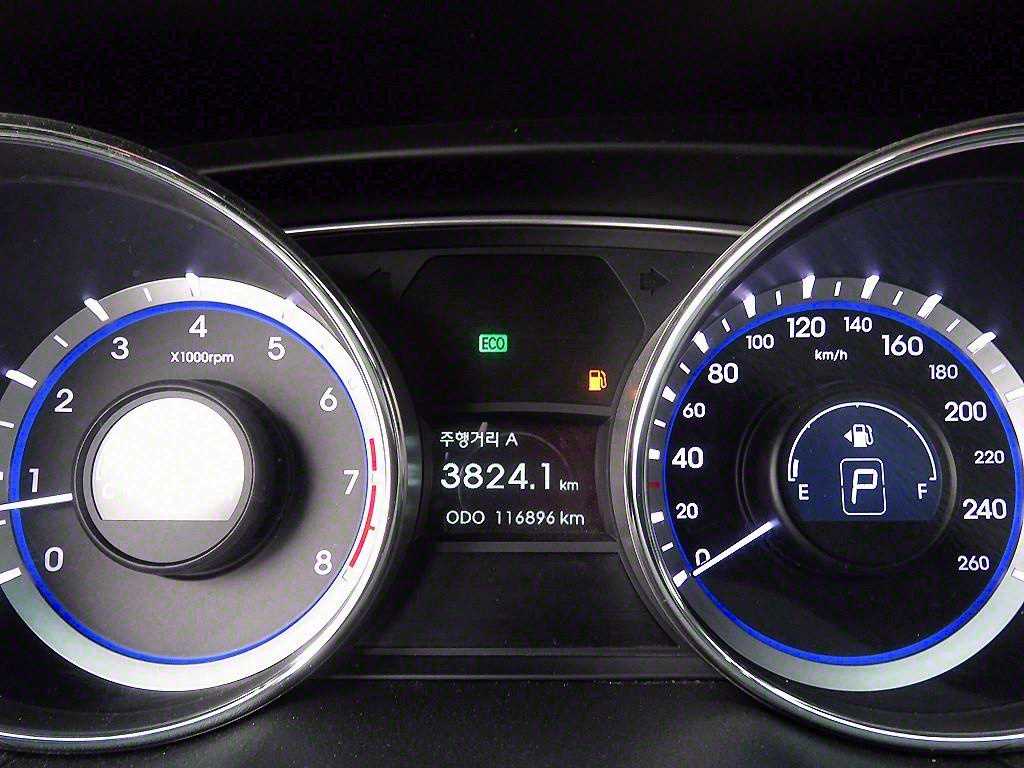 HYUNDAI Sonata - Vista 12