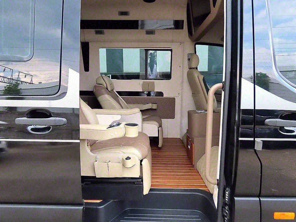 HYUNDAI Solati - Vista 6