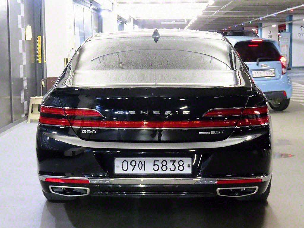 Genesis G90 - Vista 5