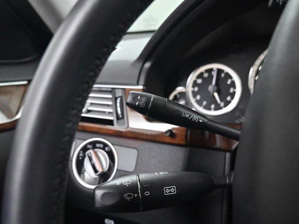 Mercedes Benz E class 2012 Azul - Importación desde Corea - HF Imports Iquique - Foto 17