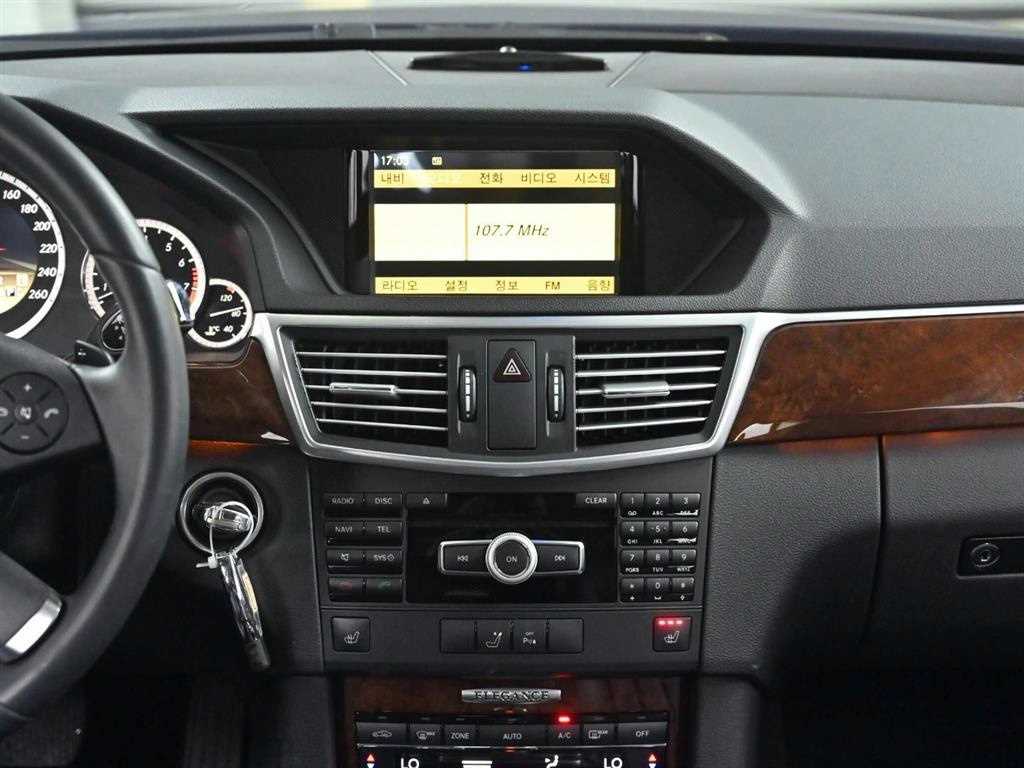 Mercedes Benz E class 2012 Azul - Importación desde Corea - HF Imports Iquique - Foto 14