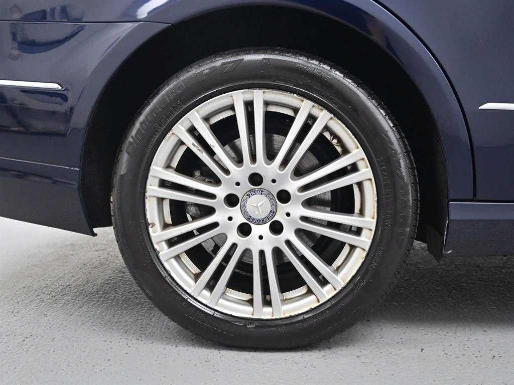 Mercedes Benz E class - Vista 5